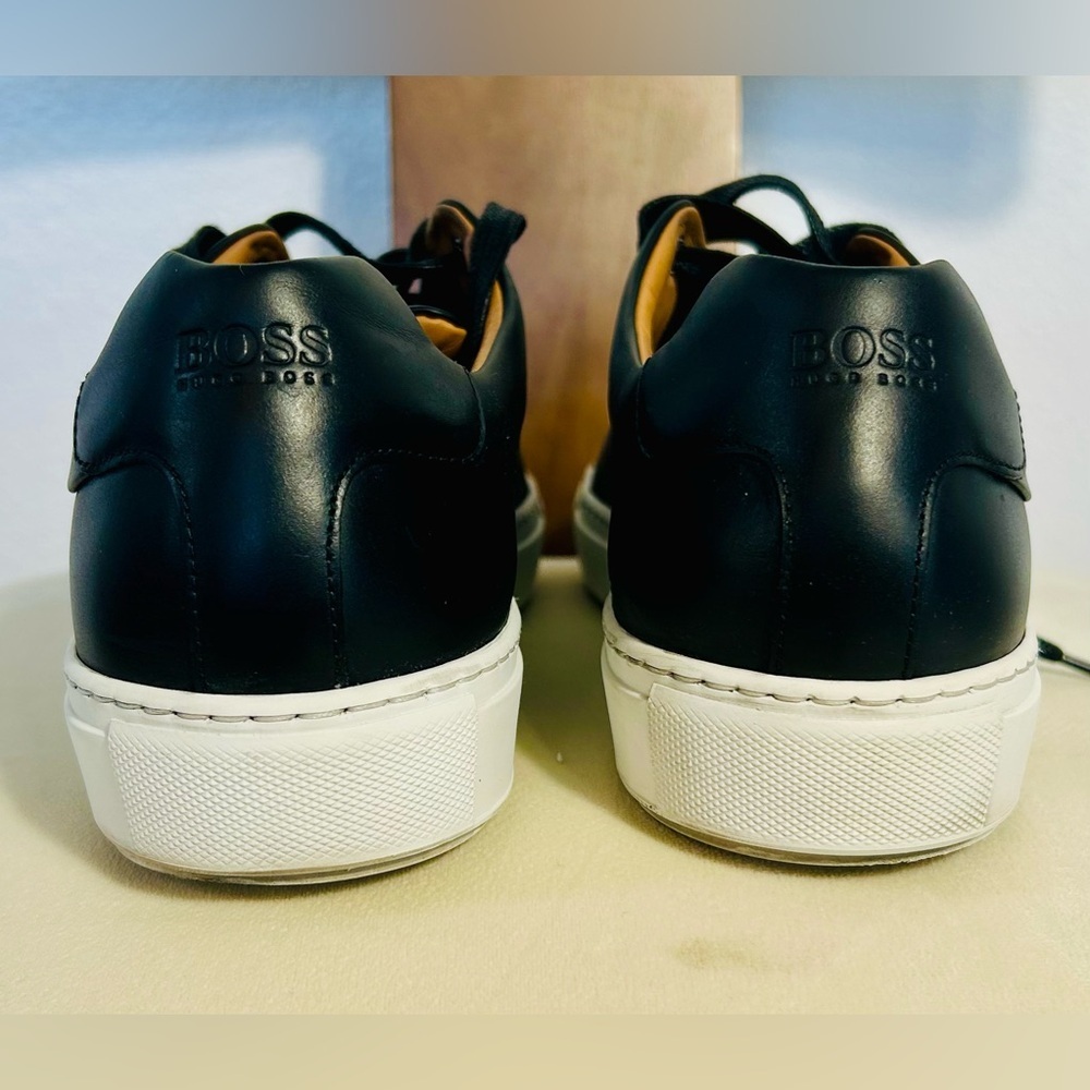 Men’s Hugo Boss leather sneaker, size 45 ( men’s 11-11.5) - Picture 3 of 10